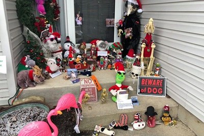 Karen Tries to Sabotage Neighbor's Christmas Cheer