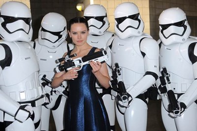 daisy ridley with storm troopers