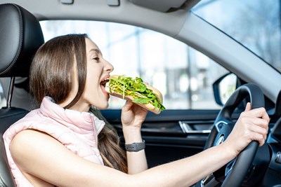10 Things You Should Never Do While Driving