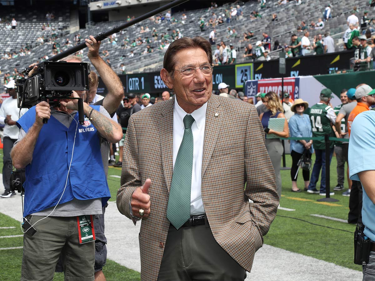 “I Wanna Kiss You. I Couldn’t Care Less About the Team Struggling.”