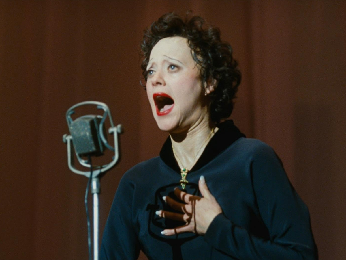 Marion Cotillard in "La Vie en Rose"