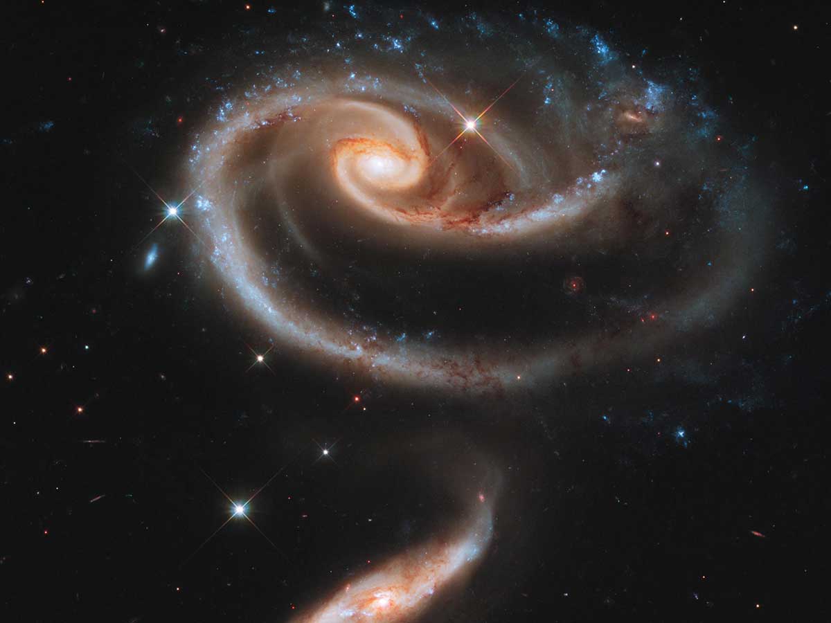 Hubble: The Rose Galaxies