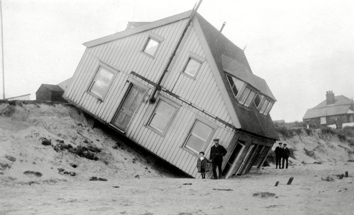 Floating House, 1920