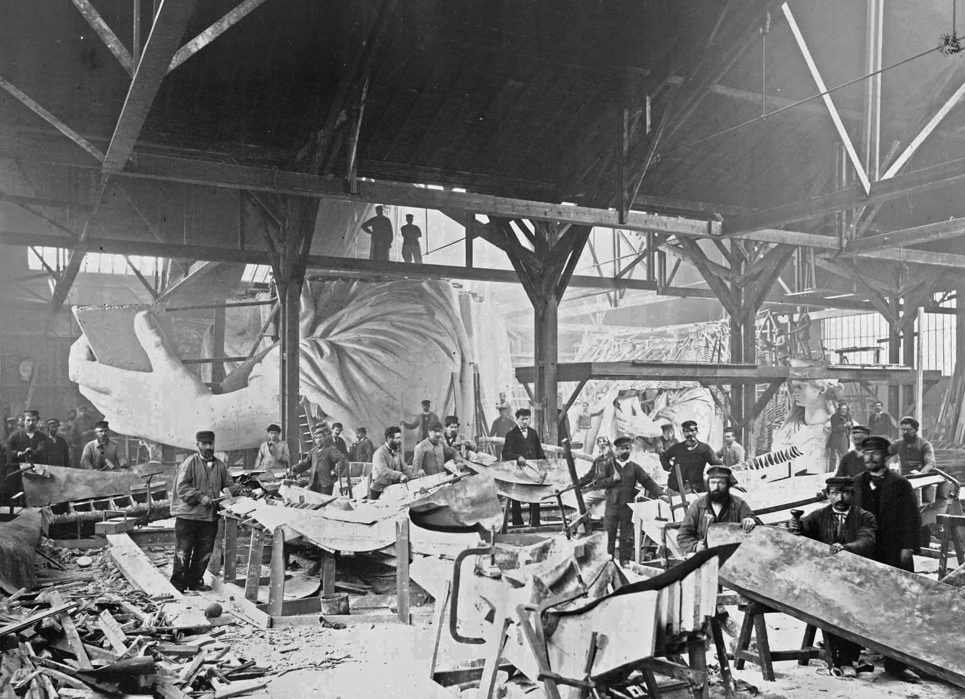 Unpacking the Statue of Liberty, 1885