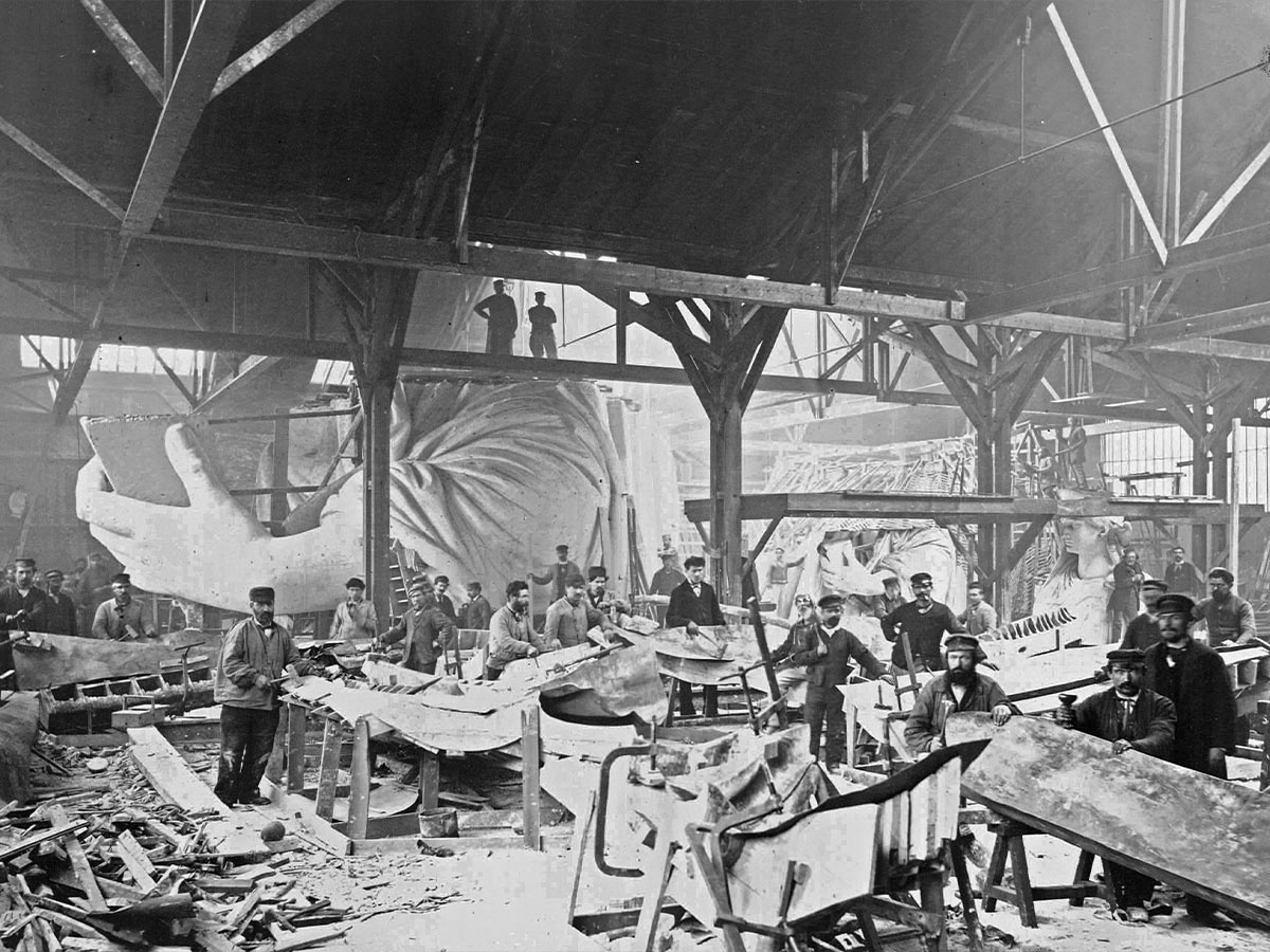 Unpacking the Statue of Liberty, 1885