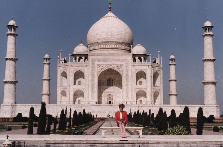 Charles and Diana alone at the Taj Mahal