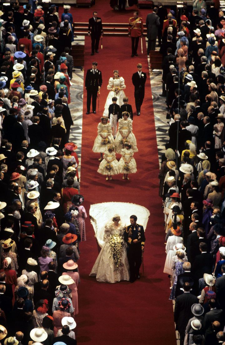 750 million people saw their wedding