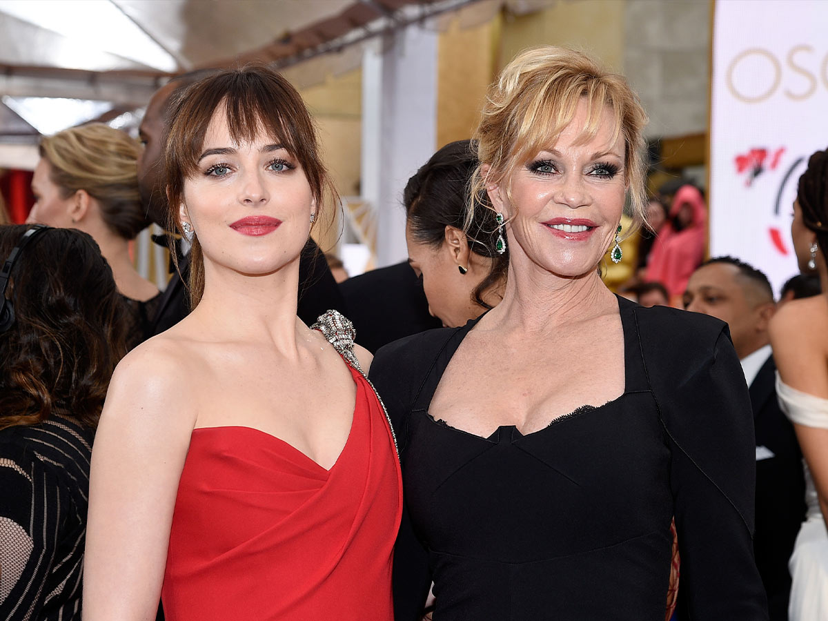Dakota Johnson’s weird red carpet moment with her mom