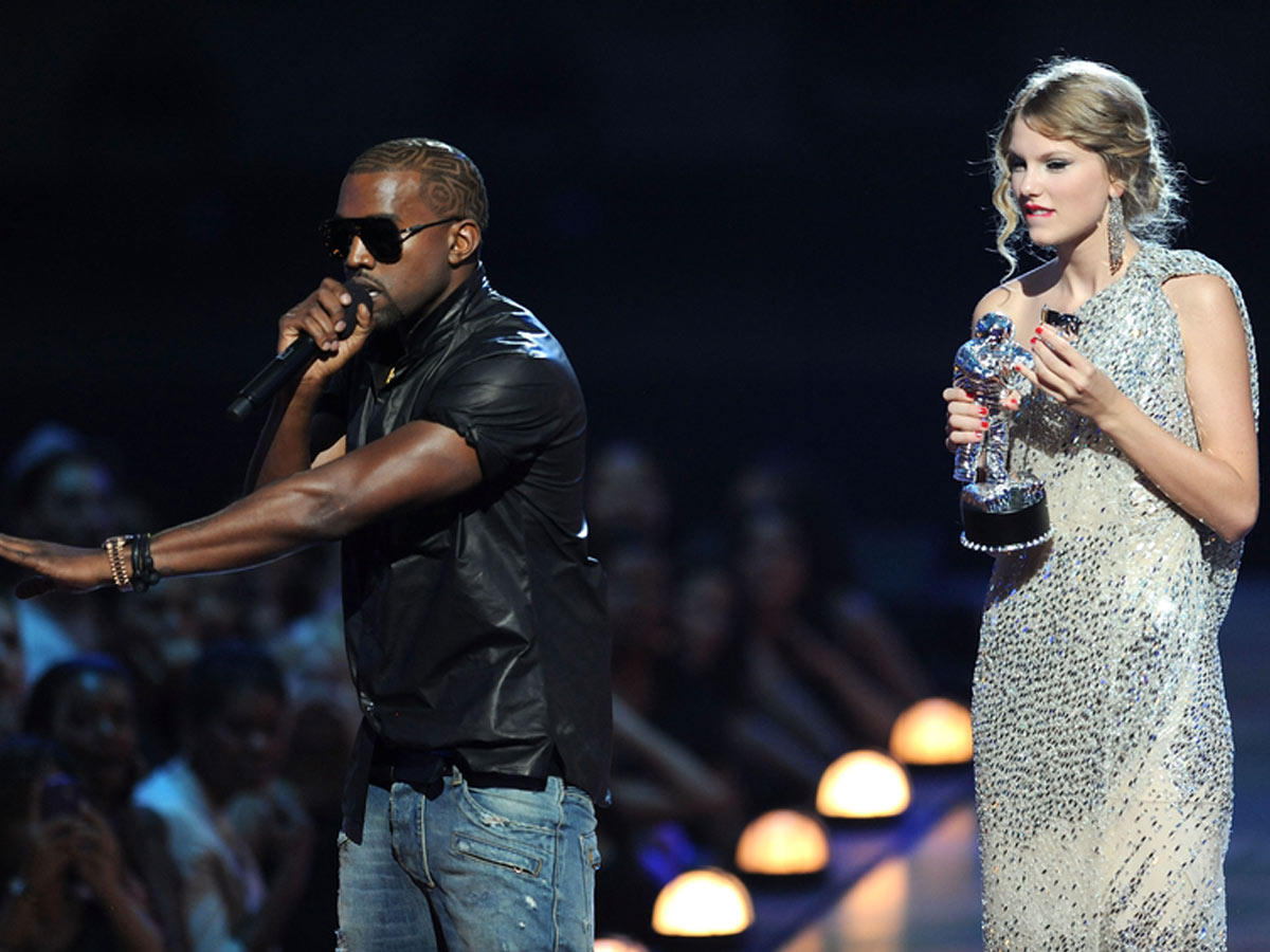 Kanye snags the stage from Taylor Swift