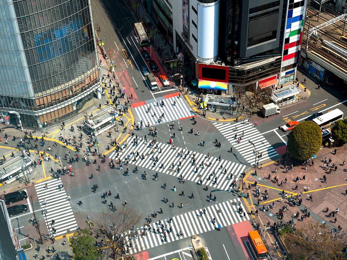 These diagonal pedestrian crossings