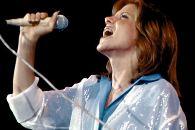 No. 1 Hits That Topped the Charts the Longest