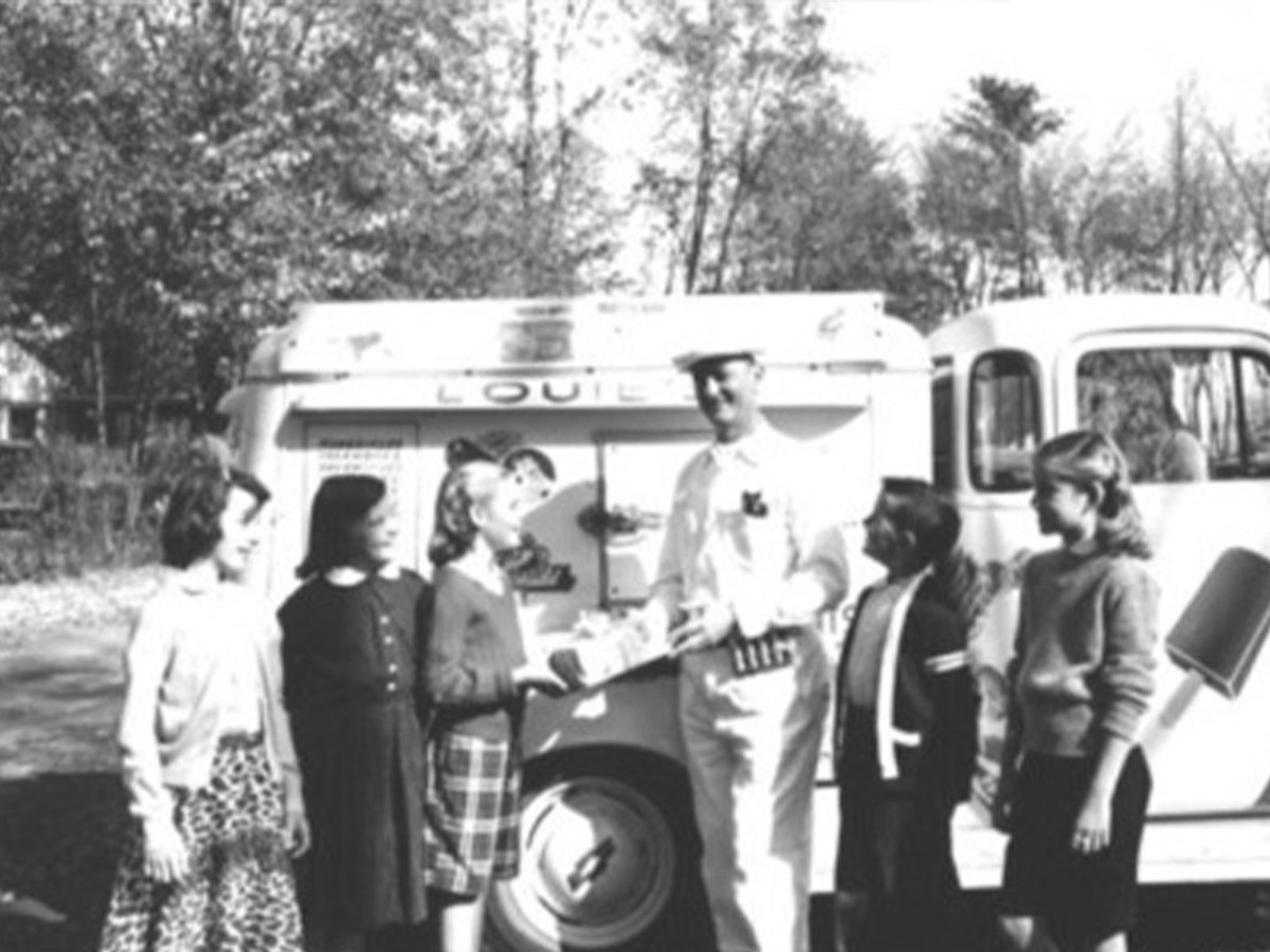 Boomer Kids Were Encouraged to Talk to Strangers