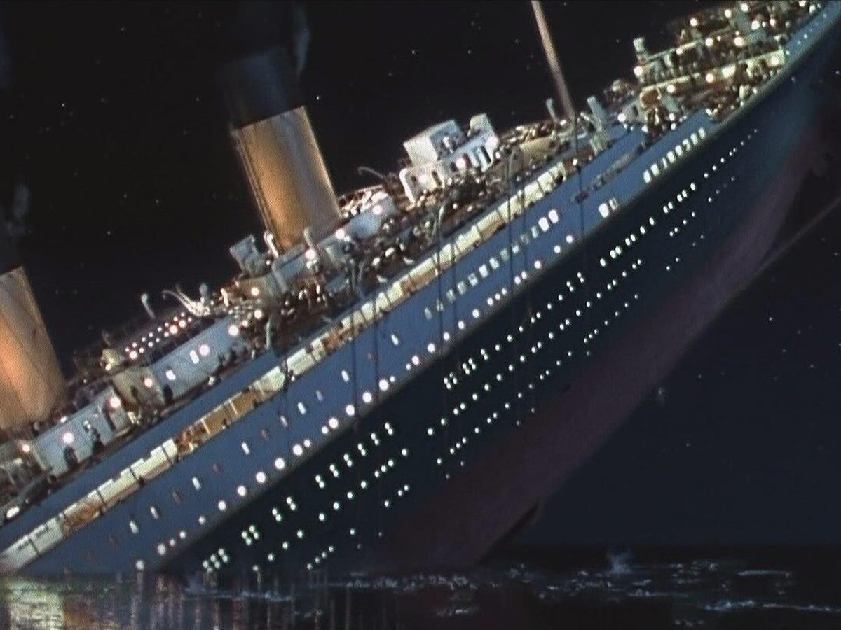 “I want you to draw me like one of your French girls.”