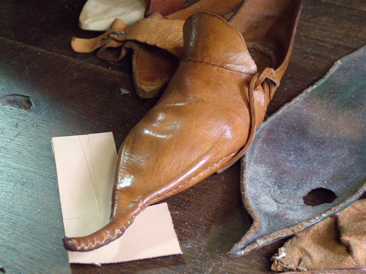 Long-Toed Shoes Were Popular