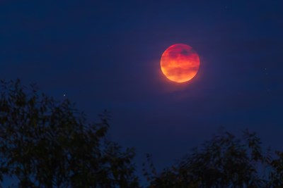 What Does a Red Moon Mean?
