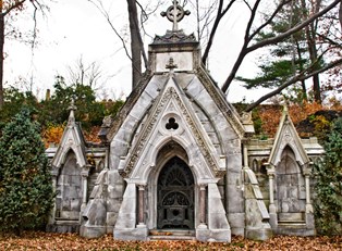 15 Hauntingly Beautiful Mausoleums Around The World