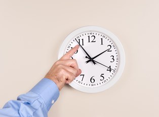 5 Tips for Surviving Daylight Saving Time