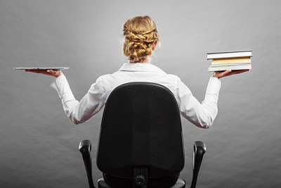 English Classes: Online vs. Traditional