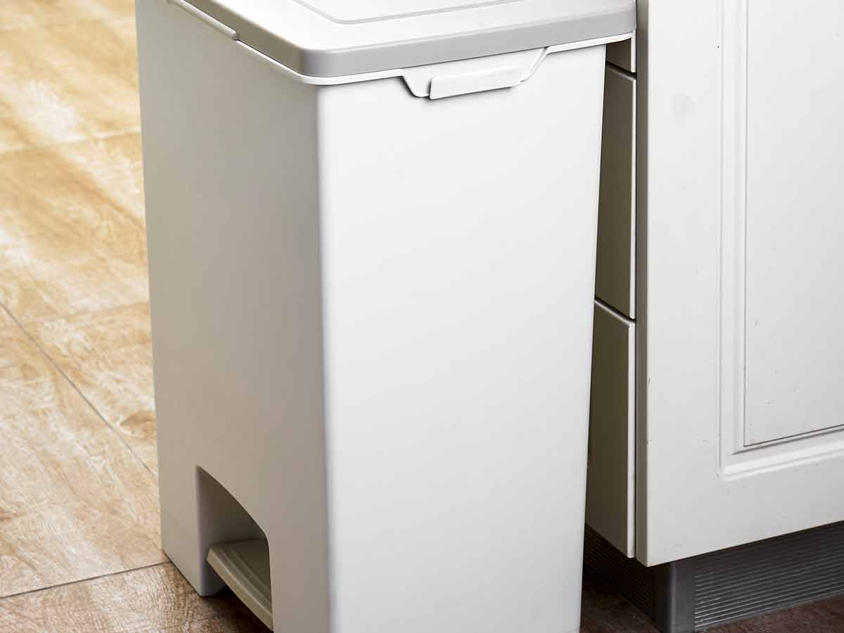 Wipe Down the Trashcan