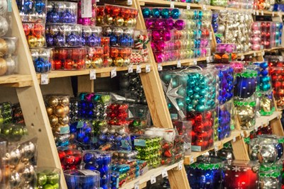 Best Places To Buy Christmas Ornaments