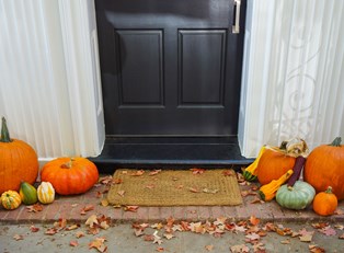 Three Spook-tacular Halloween Porch Ideas