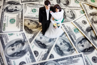 Should you Ask for Cash for Your Wedding?