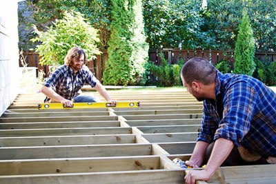 How Much Does it Cost to Hire a Deck Builder?