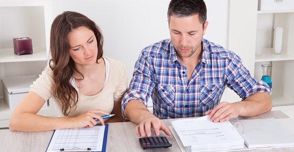 Couple uses personal finance software to pay off debt