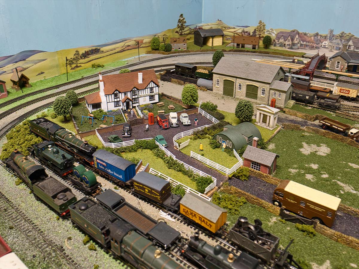 Model Train Sets