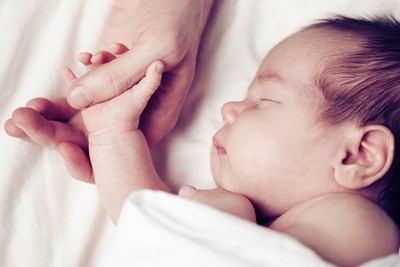4 Ways for Dad to Bond With a Newborn