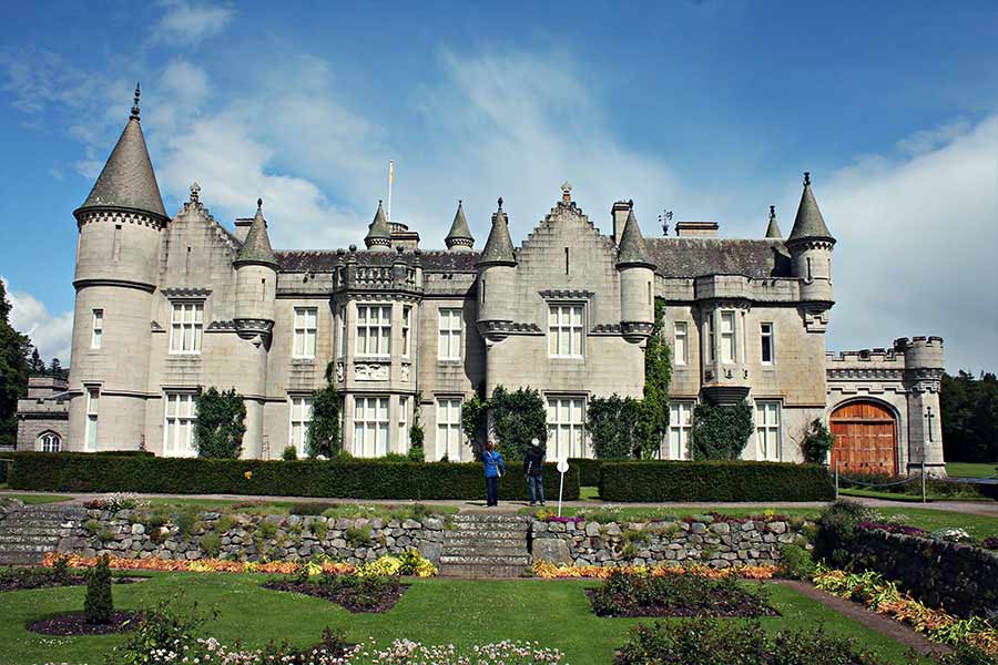 15 Beautiful Castles That Are Still in Use