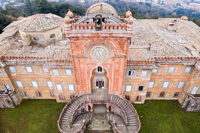 30 Abandoned Castles That Are Hauntingly Beautiful