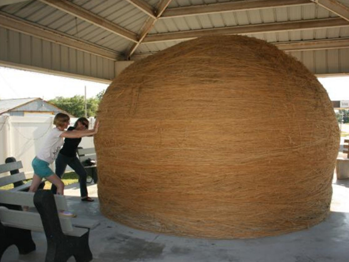 Kansas – The World's Largest Ball of Twine