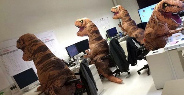 15 Hilarious Photos That Perfectly Sum Up Office Life main image