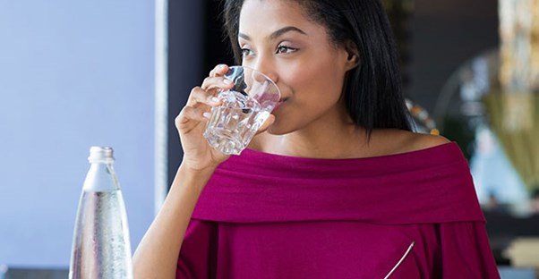 20 Signs You’re Drinking Too Much Water main image