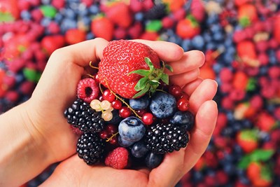 berries cancer fighting foods