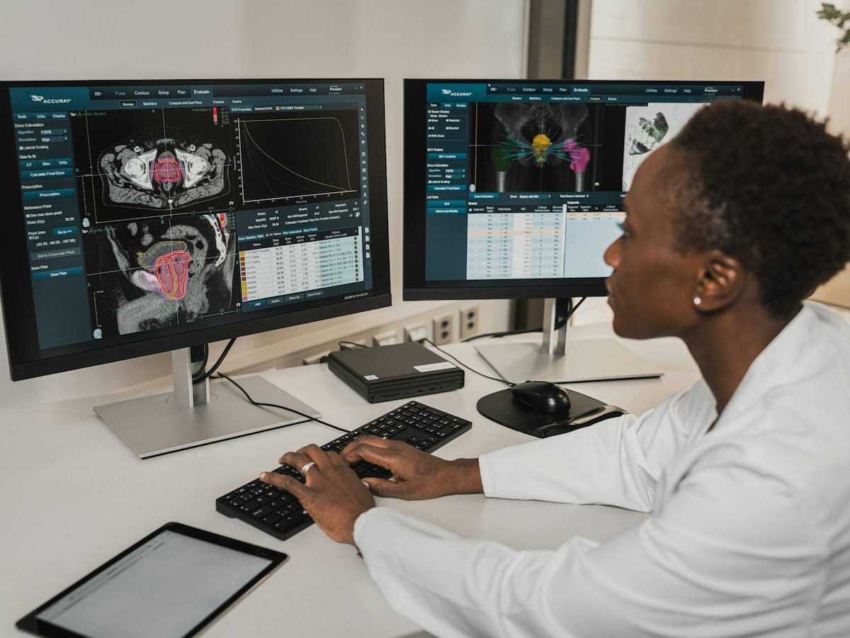 AI Starts Reading Medical Scans Alongside Doctors
