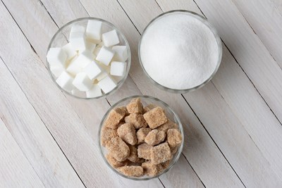 Understanding the Differences Between Natural and Refined Sugar 